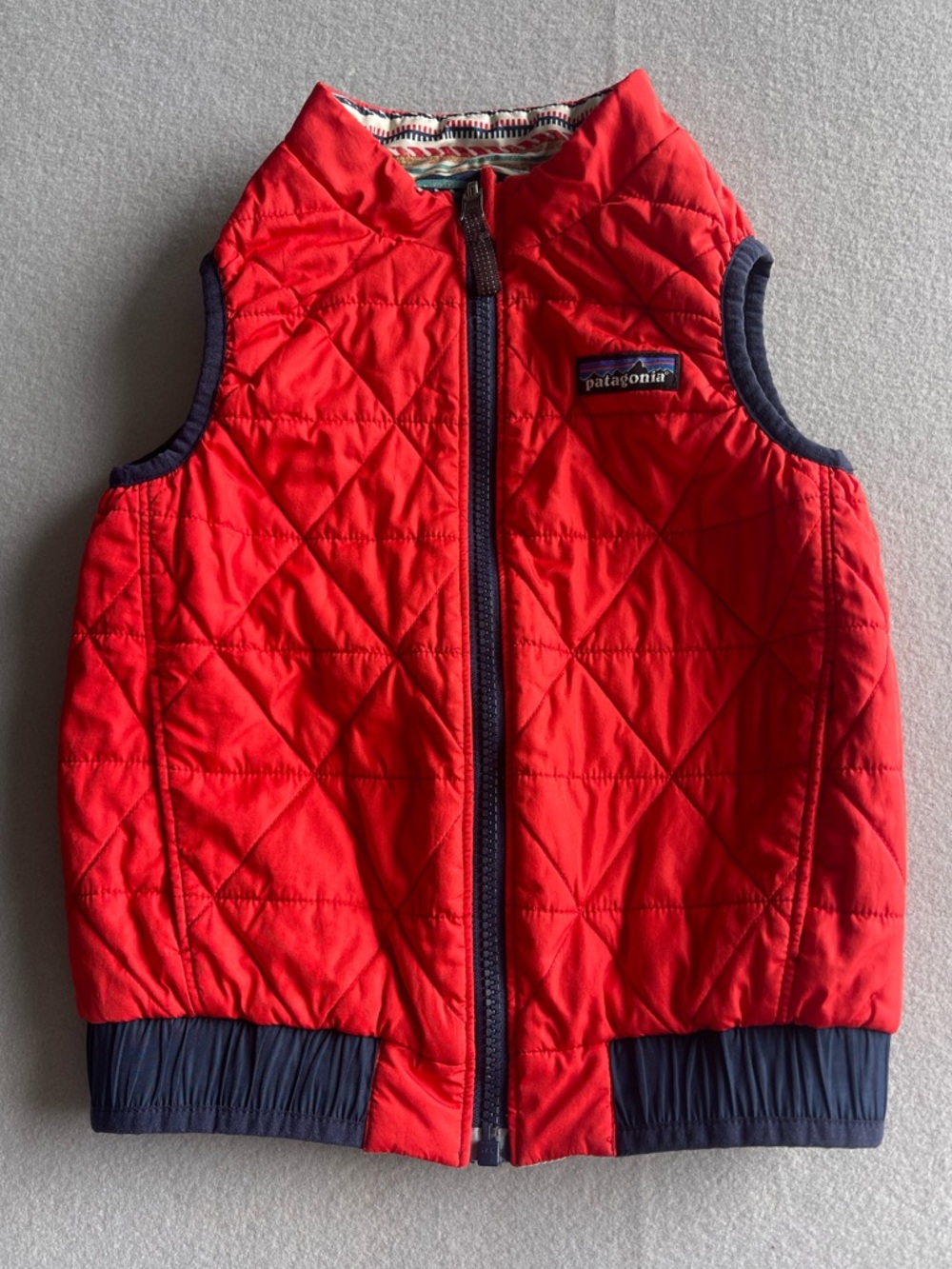 Patagonia Boys Reversible Quilted Vest Red Navy 4T Outdoor Lightweight